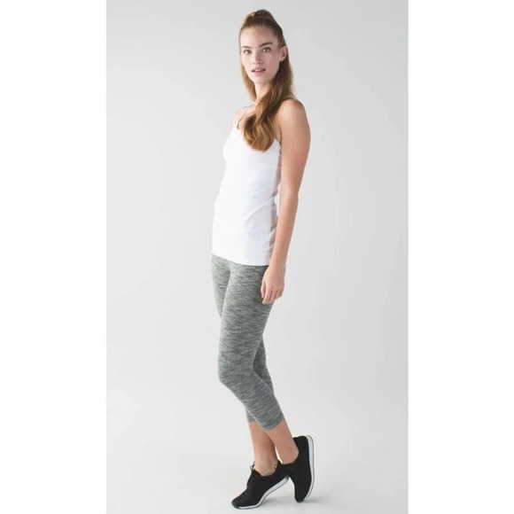 Lululemon Wunder Under Crop II - Picture 1 of 8
